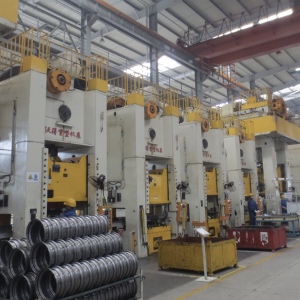 Aplikasi akhbar eksentrik untuk rim