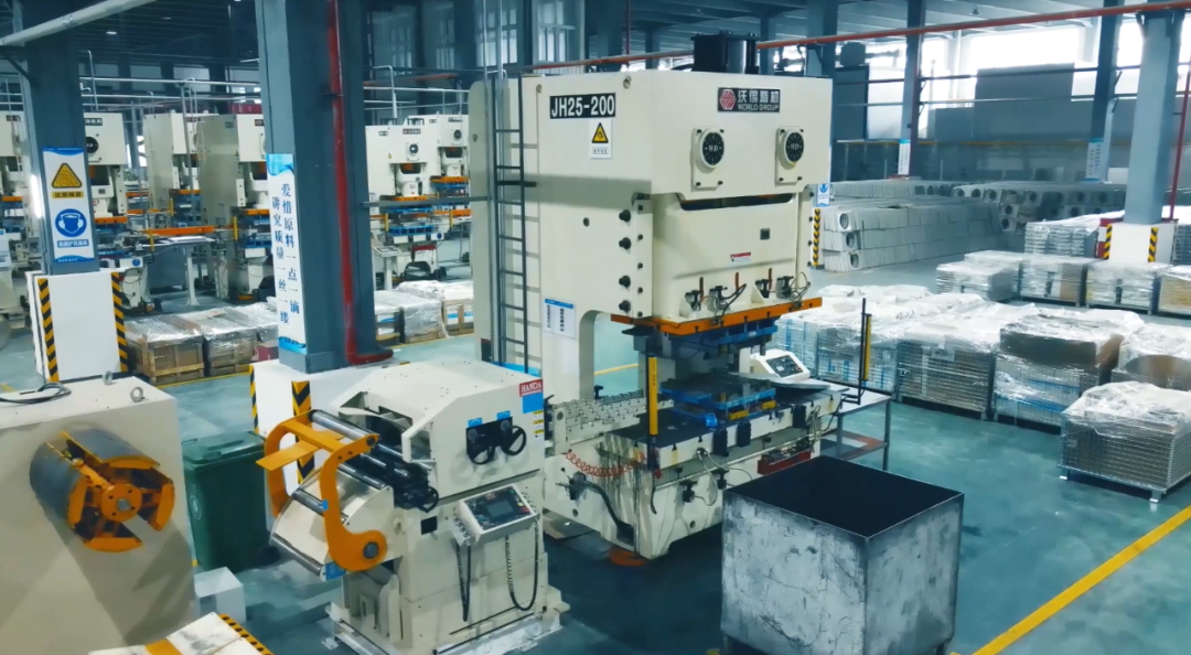 tekan dengan garisan memberi makan