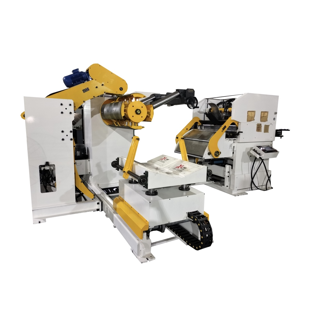 Feeder Pelurus dengan Uncoiler