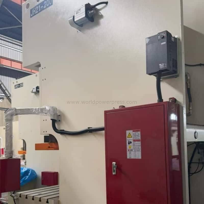 JH21-200 Kuasa Mekanikal Crank Jenis Mesin Tekan dengan klac pneUamtic