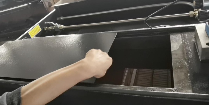 mengisi mesin pencukur minyak hidraulik