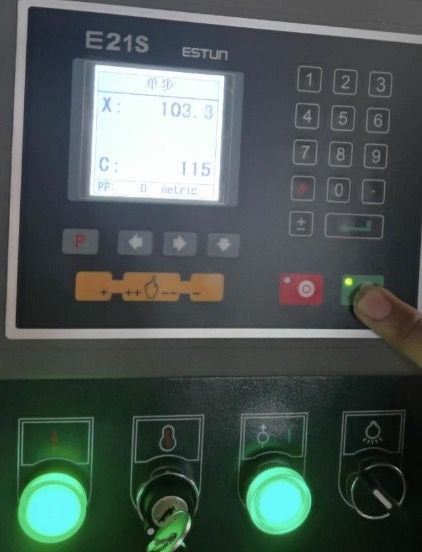 Mesin pencukur sistem E21 NC