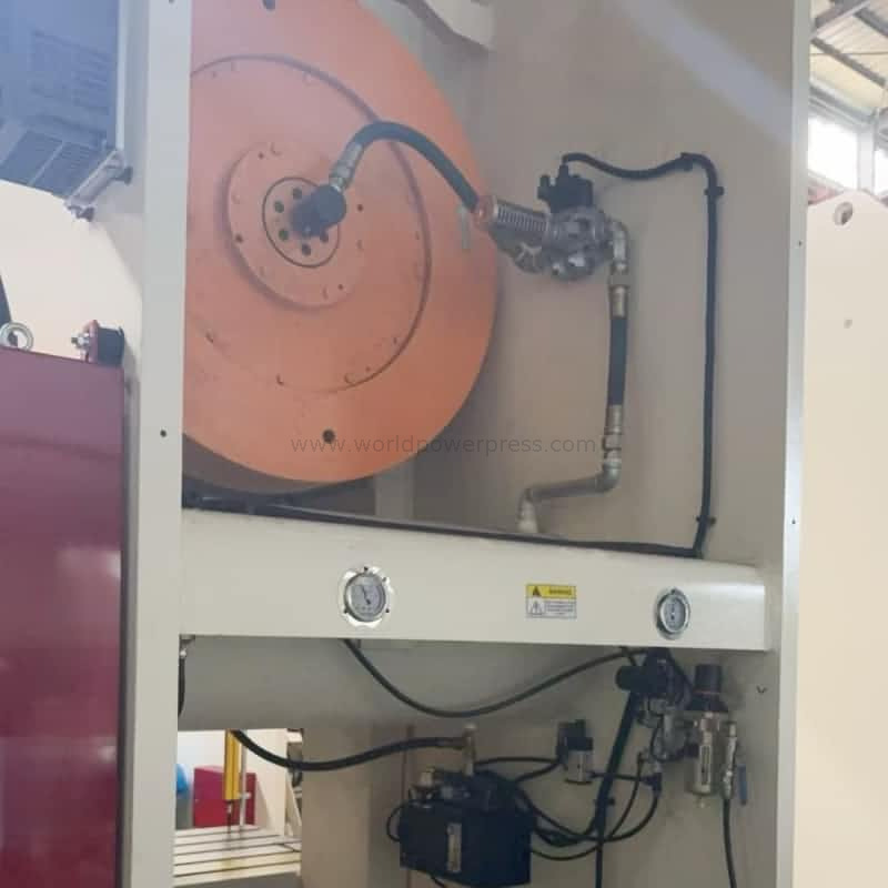 JH21-200 Kuasa Mekanikal Crank Jenis Mesin Tekan dengan klac pneUamtic