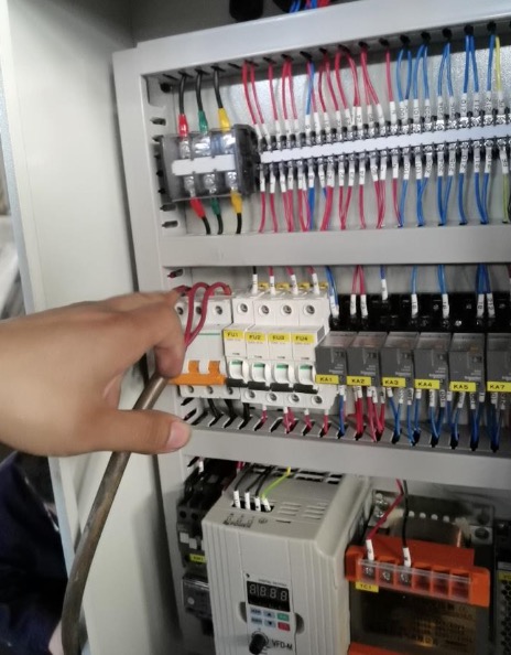 sambungkan mesin power-shear