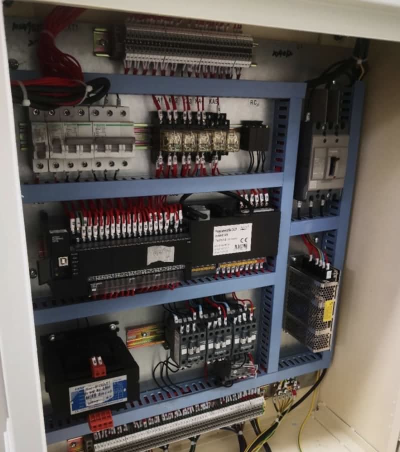 Kabinet tekan boleh laras stroke